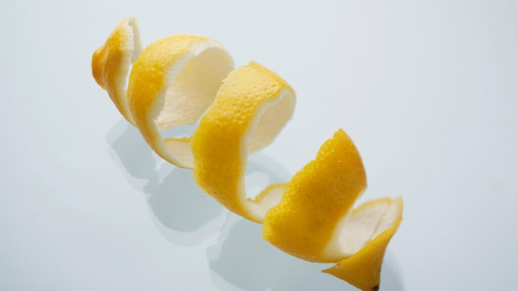 Can Guinea Pigs Eat Lemon Peel