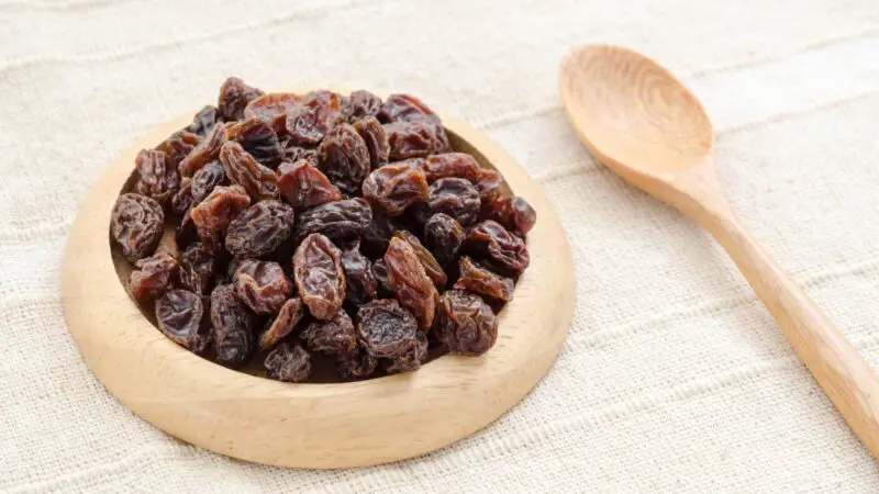 Are Raisins Bad for Guinea Pigs