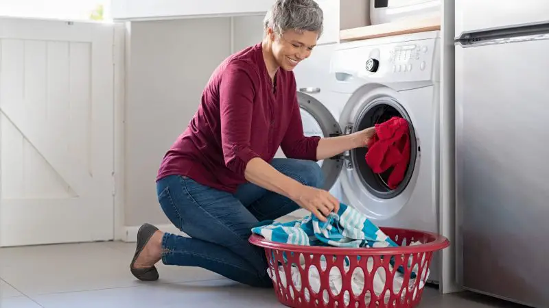 Washing the Guinea Pig's Fleece Bedding in the Washing Machine