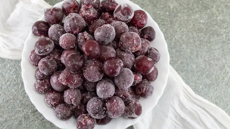 Can Guinea Pigs Eat Frozen Grapes